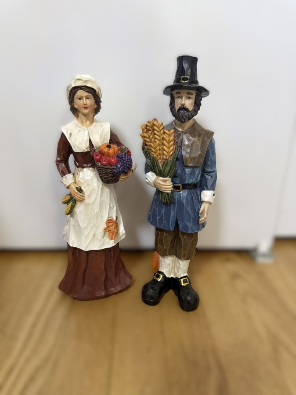 Traditions Resin Wood Carved Pilgrim Figures